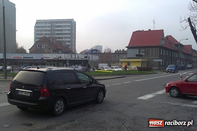 Zdjęcie w galerii na portalu naszraciborz.pl: Komendancie, co Pan na to? Czytelnik kolejny raz pyta o rowerzystów wiadomości z regionu