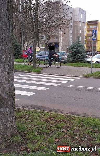 Zdjęcie w galerii na portalu naszraciborz.pl: Komendancie, co Pan na to? Czytelnik kolejny raz pyta o rowerzystów wiadomości z regionu