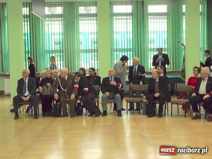 Zdjęcie w galerii na portalu naszraciborz.pl: Raciborska delegacja w Katowicach na obchodach 73 rocznicy utworzenia AK wiadomości z regionu