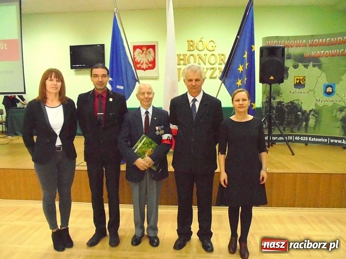 Zdjęcie w galerii na portalu naszraciborz.pl: Raciborska delegacja w Katowicach na obchodach 73 rocznicy utworzenia AK wiadomości z regionu