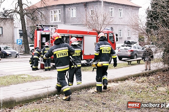 Zdjęcie w galerii na portalu naszraciborz.pl: Zadymienie w starym szpitalu przy Bema wiadomości z regionu