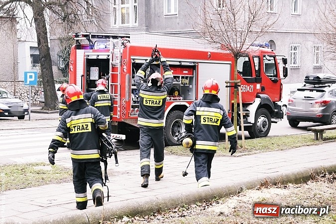 Zdjęcie w galerii na portalu naszraciborz.pl: Zadymienie w starym szpitalu przy Bema wiadomości z regionu
