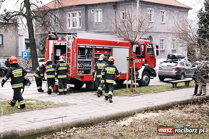 Zdjęcie w galerii na portalu naszraciborz.pl: Zadymienie w starym szpitalu przy Bema wiadomości z regionu
