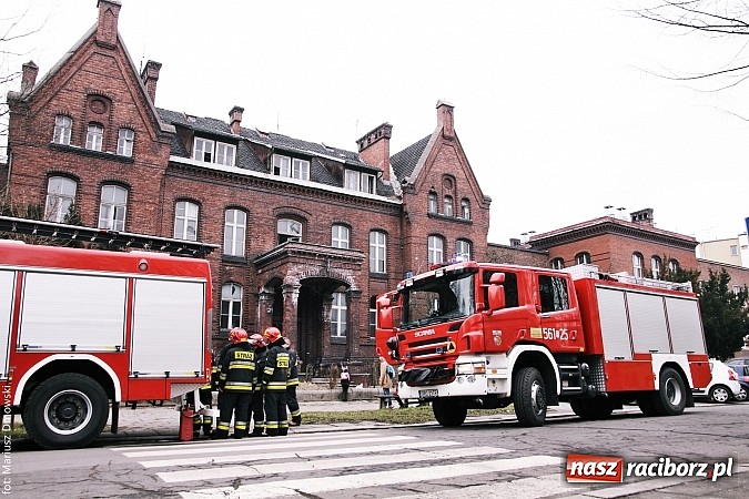 Zdjęcie w galerii na portalu naszraciborz.pl: Zadymienie w starym szpitalu przy Bema wiadomości z regionu