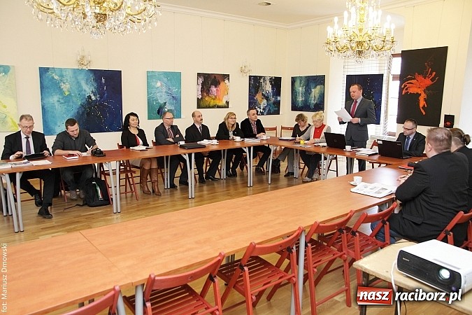 Zdjęcie w galerii na portalu naszraciborz.pl: Gminy raportowały o działaniach na rzecz przedsiębiorczości wiadomości z regionu