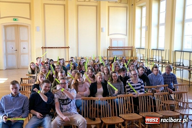 Zdjęcie w galerii na portalu naszraciborz.pl: Pogadanka w Zespole Szkół Ekonomicznych w Raciborzu wiadomości z regionu