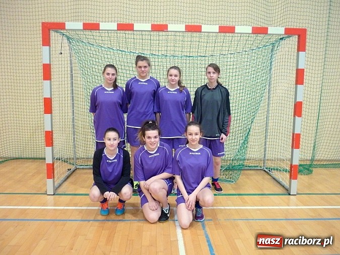 Zdjęcie w galerii na portalu naszraciborz.pl: Halowy Turniej Juniorów w Piłce nożnej o Puchar Wójta Gminy Rudnik wiadomości z regionu