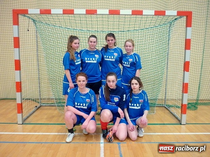 Zdjęcie w galerii na portalu naszraciborz.pl: Halowy Turniej Juniorów w Piłce nożnej o Puchar Wójta Gminy Rudnik wiadomości z regionu