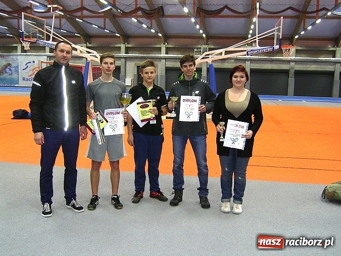 Zdjęcie w galerii na portalu naszraciborz.pl: Turniej o Puchar Dyrektora ZSOMS w tenisie wiadomości z regionu