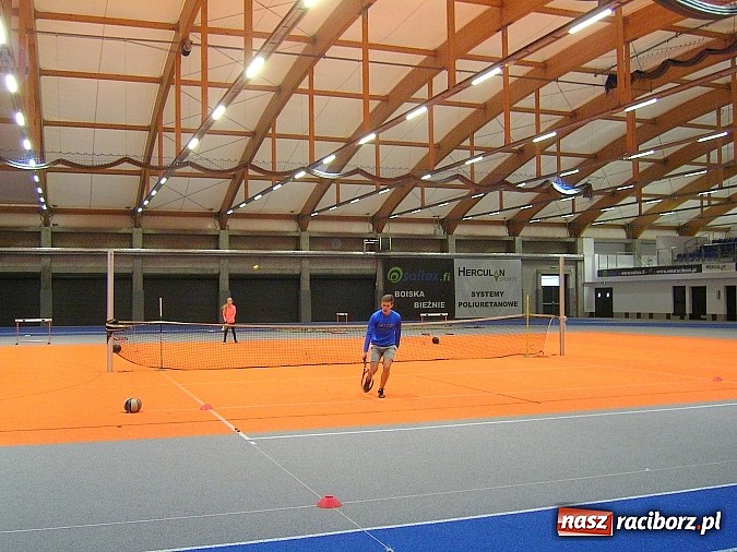 Zdjęcie w galerii na portalu naszraciborz.pl: Turniej o Puchar Dyrektora ZSOMS w tenisie wiadomości z regionu