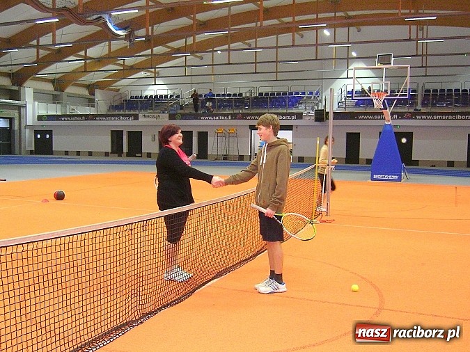 Zdjęcie w galerii na portalu naszraciborz.pl: Turniej o Puchar Dyrektora ZSOMS w tenisie wiadomości z regionu