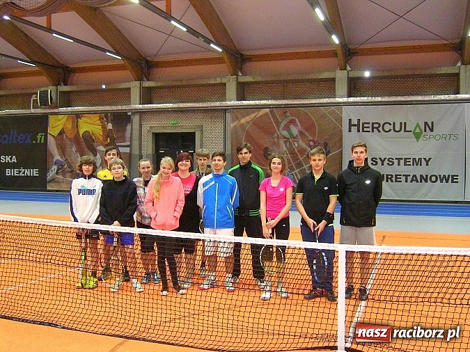 Zdjęcie w galerii na portalu naszraciborz.pl: Turniej o Puchar Dyrektora ZSOMS w tenisie wiadomości z regionu