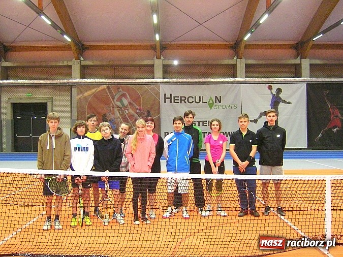 Zdjęcie w galerii na portalu naszraciborz.pl: Turniej o Puchar Dyrektora ZSOMS w tenisie wiadomości z regionu