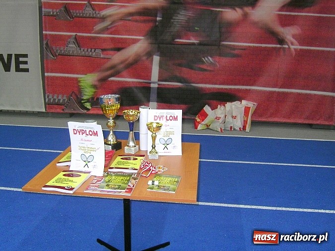 Zdjęcie w galerii na portalu naszraciborz.pl: Turniej o Puchar Dyrektora ZSOMS w tenisie wiadomości z regionu