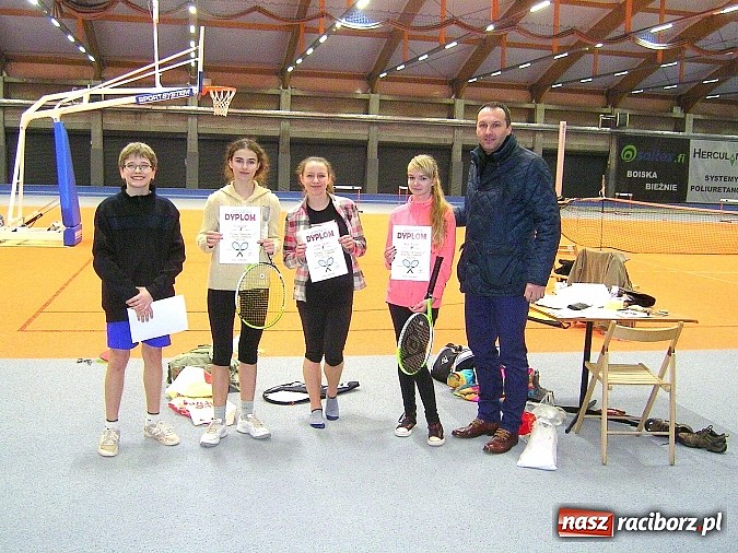 Zdjęcie w galerii na portalu naszraciborz.pl: Turniej o Puchar Dyrektora ZSOMS w tenisie wiadomości z regionu