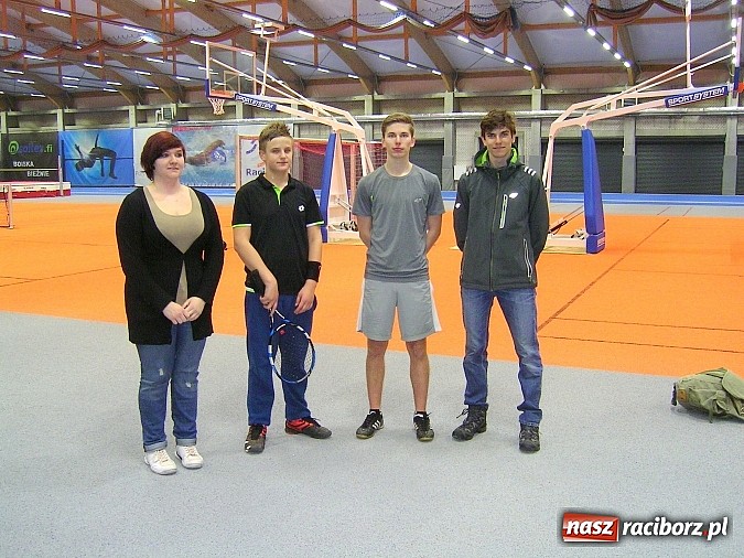 Zdjęcie w galerii na portalu naszraciborz.pl: Turniej o Puchar Dyrektora ZSOMS w tenisie wiadomości z regionu