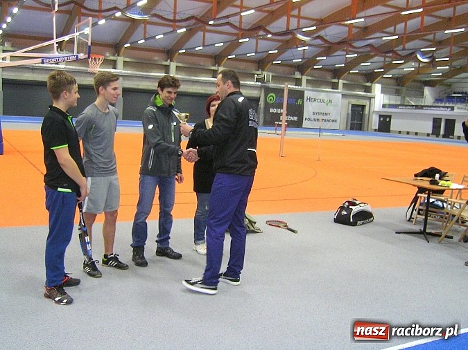 Zdjęcie w galerii na portalu naszraciborz.pl: Turniej o Puchar Dyrektora ZSOMS w tenisie wiadomości z regionu