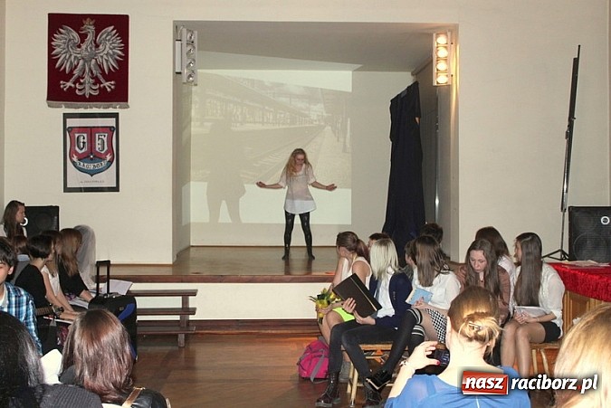 Zdjęcie w galerii na portalu naszraciborz.pl: Wieczorek poetycki w G5 wiadomości z regionu