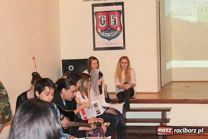 Zdjęcie w galerii na portalu naszraciborz.pl: Wieczorek poetycki w G5 wiadomości z regionu