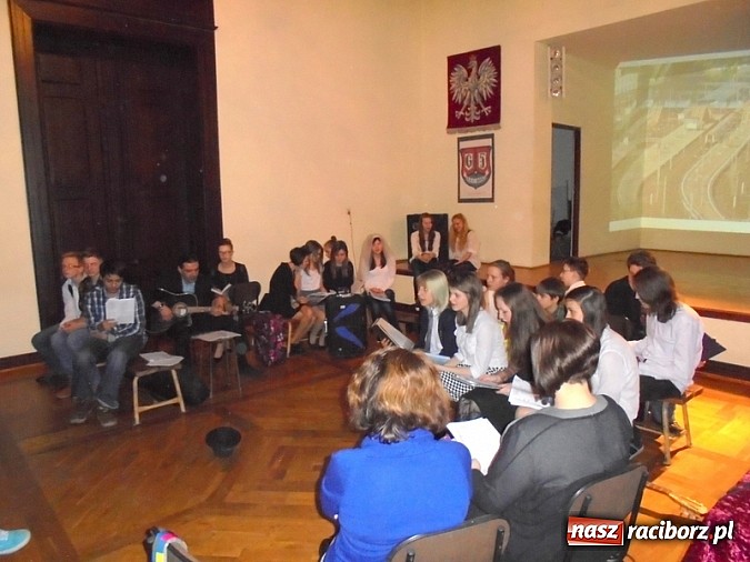 Zdjęcie w galerii na portalu naszraciborz.pl: Wieczorek poetycki w G5 wiadomości z regionu