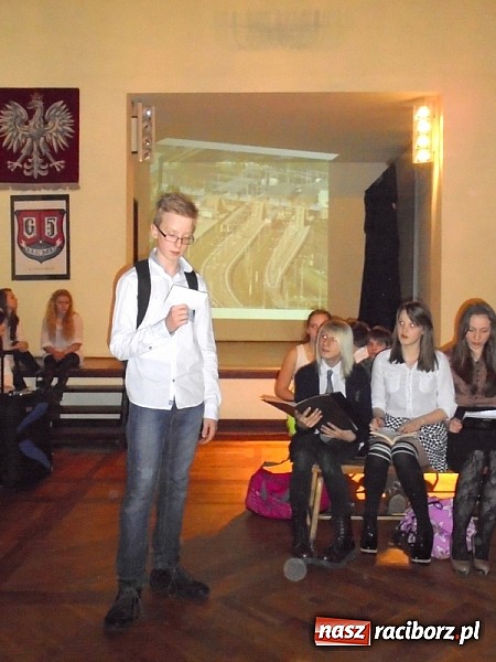 Zdjęcie w galerii na portalu naszraciborz.pl: Wieczorek poetycki w G5 wiadomości z regionu