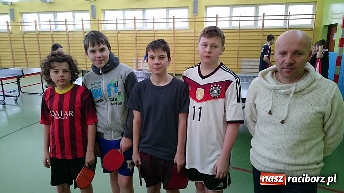 Zdjęcie w galerii na portalu naszraciborz.pl: Powiatowy finał podstaw&oacute;wek w tenisie stołowym wiadomości z regionu