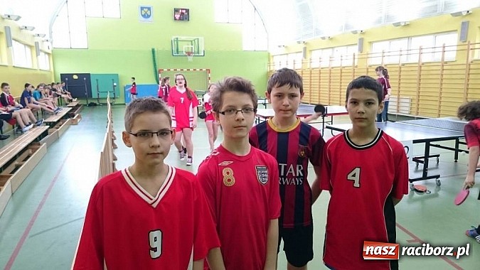 Zdjęcie w galerii na portalu naszraciborz.pl: Powiatowy finał podstaw&oacute;wek w tenisie stołowym wiadomości z regionu