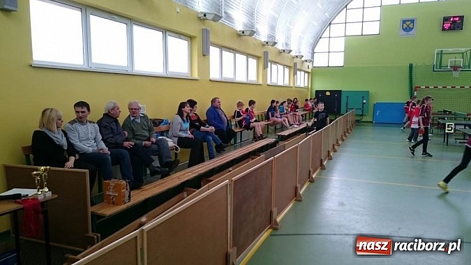 Zdjęcie w galerii na portalu naszraciborz.pl: Powiatowy finał podstaw&oacute;wek w tenisie stołowym wiadomości z regionu