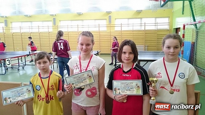 Zdjęcie w galerii na portalu naszraciborz.pl: Powiatowy finał podstaw&oacute;wek w tenisie stołowym wiadomości z regionu