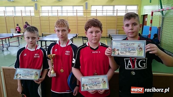 Zdjęcie w galerii na portalu naszraciborz.pl: Powiatowy finał podstaw&oacute;wek w tenisie stołowym wiadomości z regionu