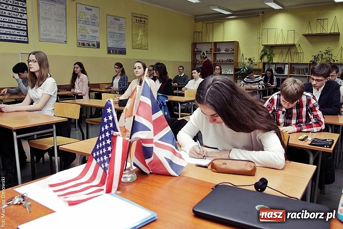 Zdjęcie w galerii na portalu naszraciborz.pl: Konkurs Wiedzy o Krajach Anglojęzycznych wiadomości z regionu