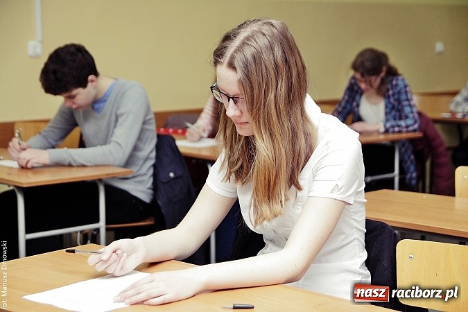 Zdjęcie w galerii na portalu naszraciborz.pl: Konkurs Wiedzy o Krajach Anglojęzycznych wiadomości z regionu