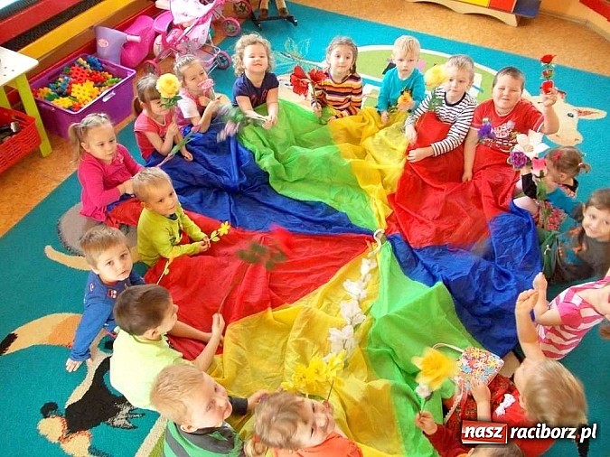Zdjęcie w galerii na portalu naszraciborz.pl: Kolorowy dzień przedszkolaków z Kobyli wiadomości z regionu