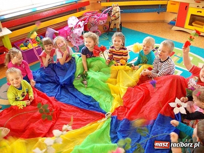 Zdjęcie w galerii na portalu naszraciborz.pl: Kolorowy dzień przedszkolaków z Kobyli wiadomości z regionu
