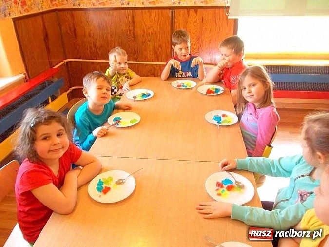 Zdjęcie w galerii na portalu naszraciborz.pl: Kolorowy dzień przedszkolaków z Kobyli wiadomości z regionu