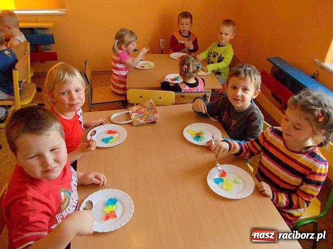 Zdjęcie w galerii na portalu naszraciborz.pl: Kolorowy dzień przedszkolaków z Kobyli wiadomości z regionu