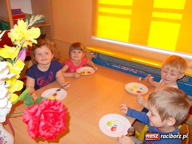 Zdjęcie w galerii na portalu naszraciborz.pl: Kolorowy dzień przedszkolaków z Kobyli wiadomości z regionu