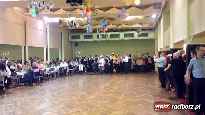 Zdjęcie w galerii na portalu naszraciborz.pl: Walentynkowe pogrzebanie basa w Krzanowicach wiadomości z regionu