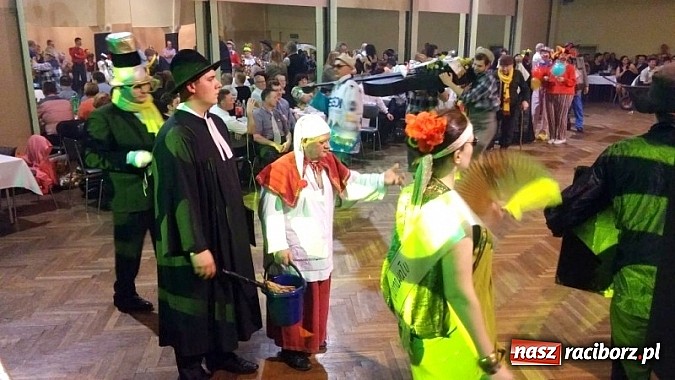 Zdjęcie w galerii na portalu naszraciborz.pl: Walentynkowe pogrzebanie basa w Krzanowicach wiadomości z regionu