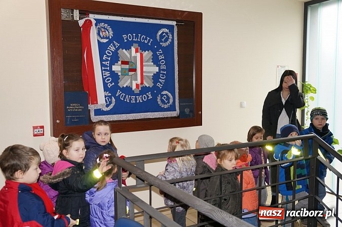 Zdjęcie w galerii na portalu naszraciborz.pl: Przedszkolaki z wizytą u raciborskich policjantów wiadomości z regionu