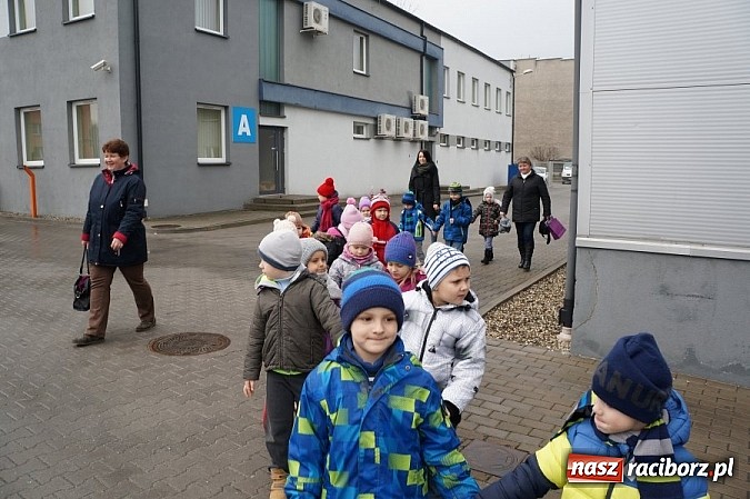 Zdjęcie w galerii na portalu naszraciborz.pl: Przedszkolaki z wizytą u raciborskich policjantów wiadomości z regionu