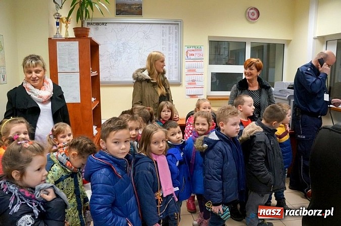 Zdjęcie w galerii na portalu naszraciborz.pl: Przedszkolaki z wizytą u raciborskich policjantów wiadomości z regionu