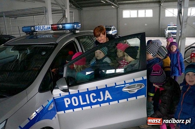 Zdjęcie w galerii na portalu naszraciborz.pl: Przedszkolaki z wizytą u raciborskich policjantów wiadomości z regionu