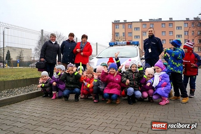 Zdjęcie w galerii na portalu naszraciborz.pl: Przedszkolaki z wizytą u raciborskich policjantów wiadomości z regionu