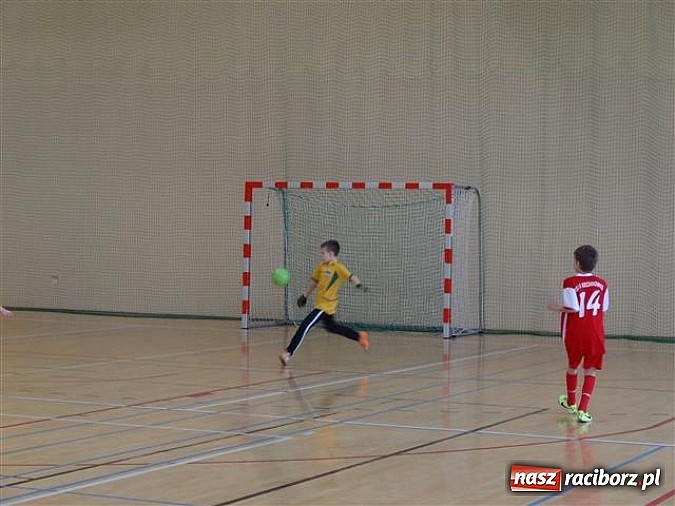 Zdjęcie w galerii na portalu naszraciborz.pl: Nędza najlepsza w turnieju klas I-III wiadomości z regionu