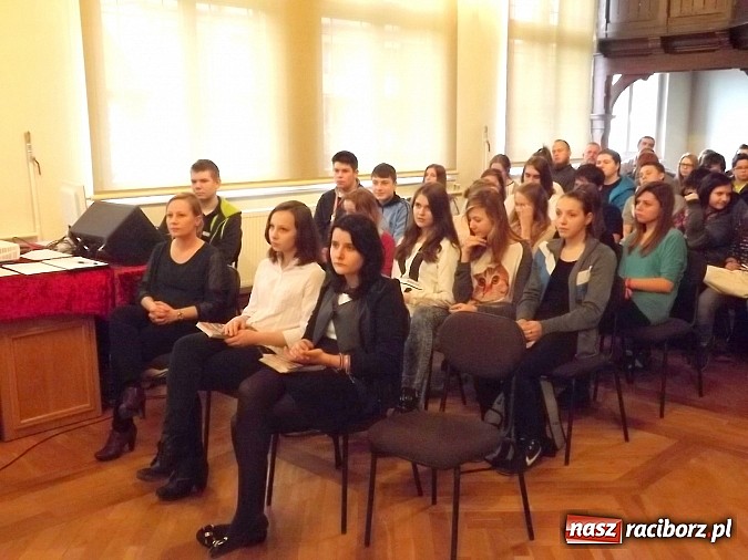 Zdjęcie w galerii na portalu naszraciborz.pl: Konkurs wiedzy - Żołnierze Niezłomni Wyklęci wiadomości z regionu