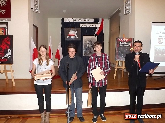 Zdjęcie w galerii na portalu naszraciborz.pl: Konkurs wiedzy - Żołnierze Niezłomni Wyklęci wiadomości z regionu
