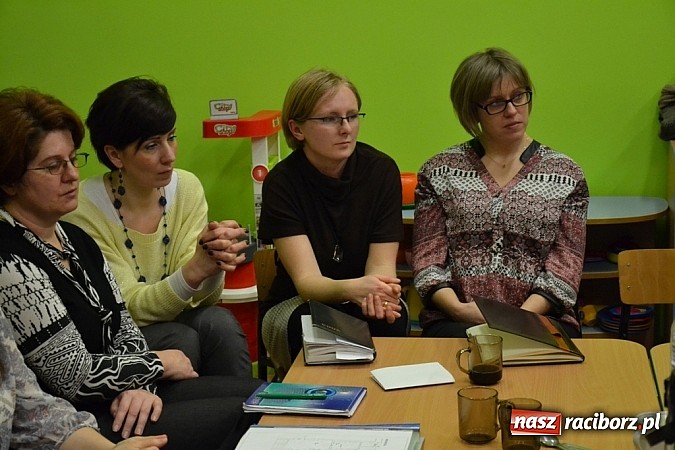 Zdjęcie w galerii na portalu naszraciborz.pl: Sprawa przedszkola w Rudach. Logopeda? Przyjmuje w korytarzu wiadomości z regionu