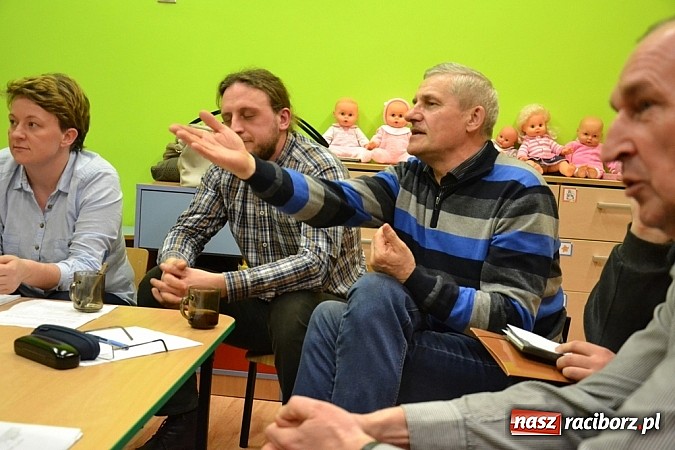 Zdjęcie w galerii na portalu naszraciborz.pl: Sprawa przedszkola w Rudach. Logopeda? Przyjmuje w korytarzu wiadomości z regionu