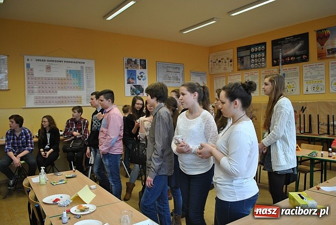 Zdjęcie w galerii na portalu naszraciborz.pl: Mądre Głowy - turniej dla gimnazjalist&oacute;w w Budowlance wiadomości z regionu